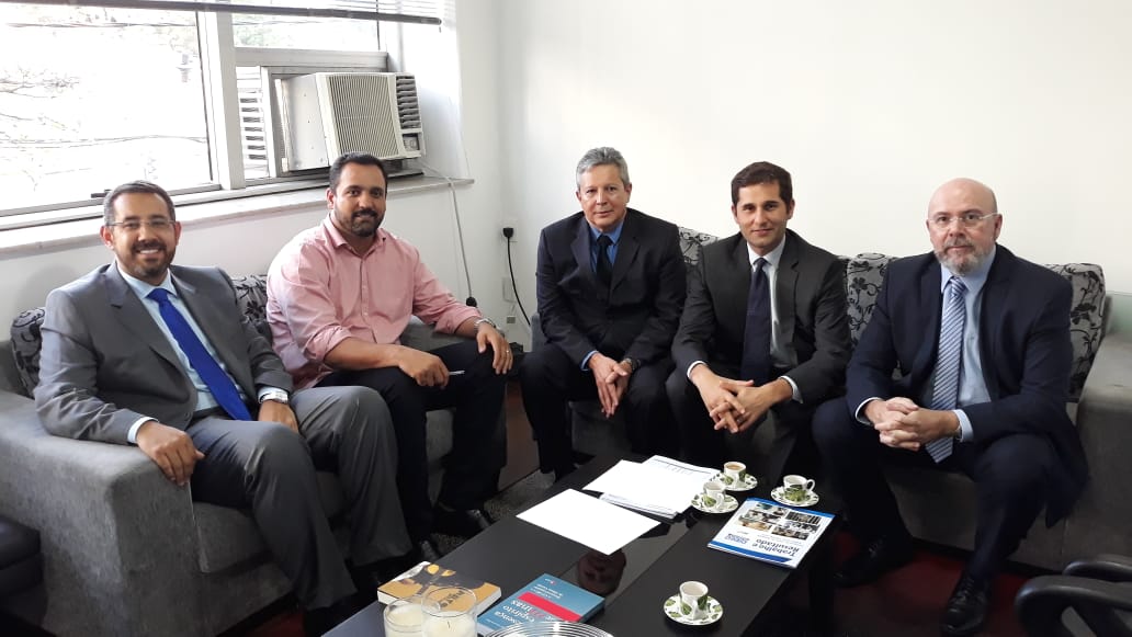 Diretores e associados da AJUFEMG se reúnem com o deputado federal Diego Andrade em defesa da criação do TRF de Minas Gerais (TRF6)